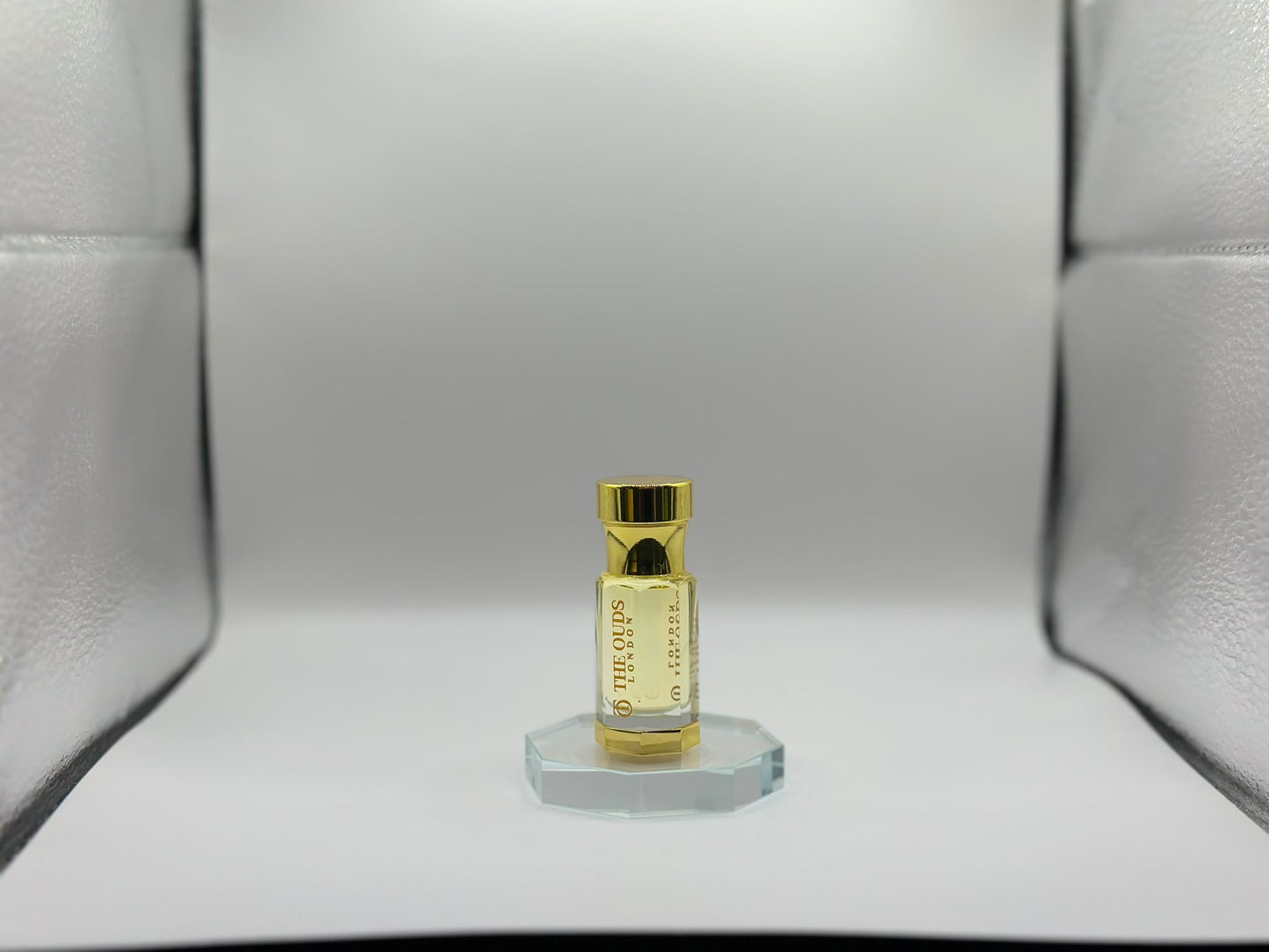 Black Oudh Premium Perfume Oil For Men & Women | 6 ml | Attar | Alcohol-Free